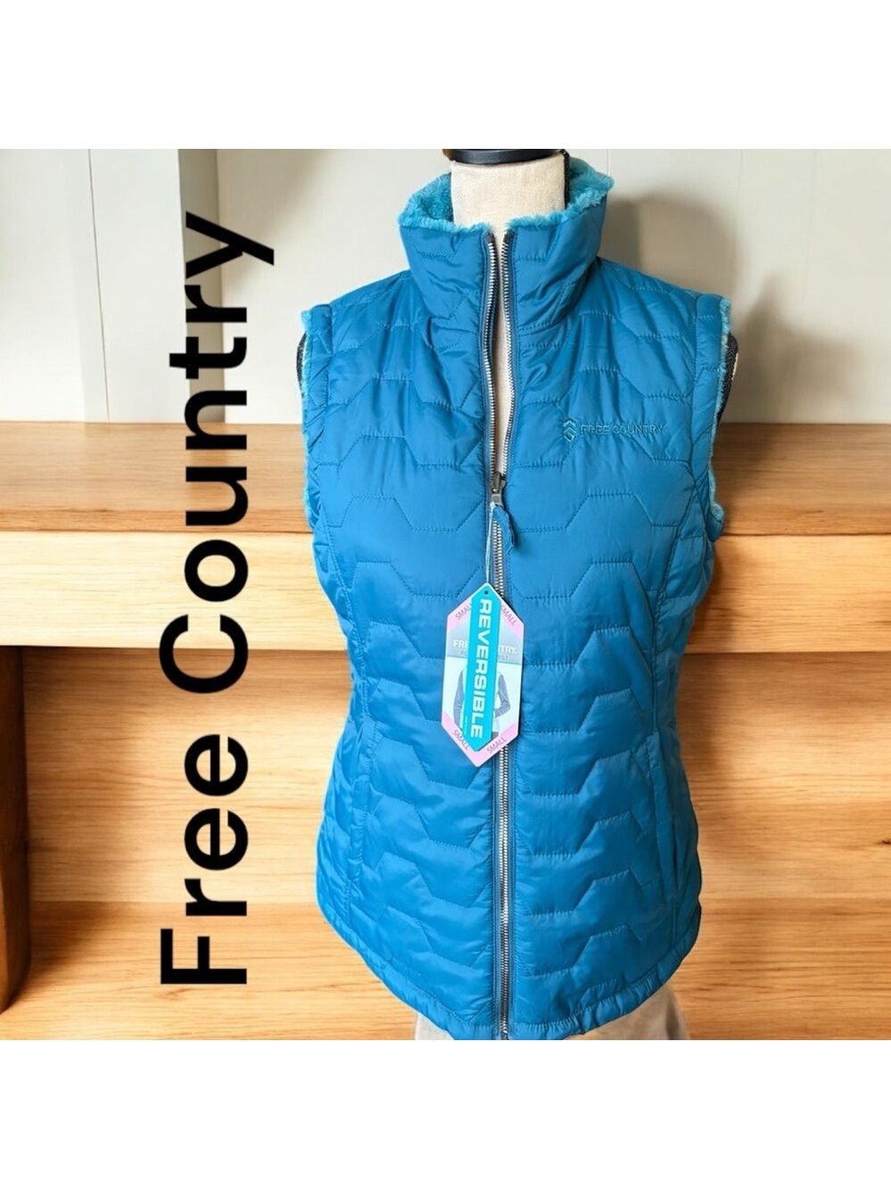Free Country-NWT Small women’s reversible fullzip vest teal blue/green.2 pockets